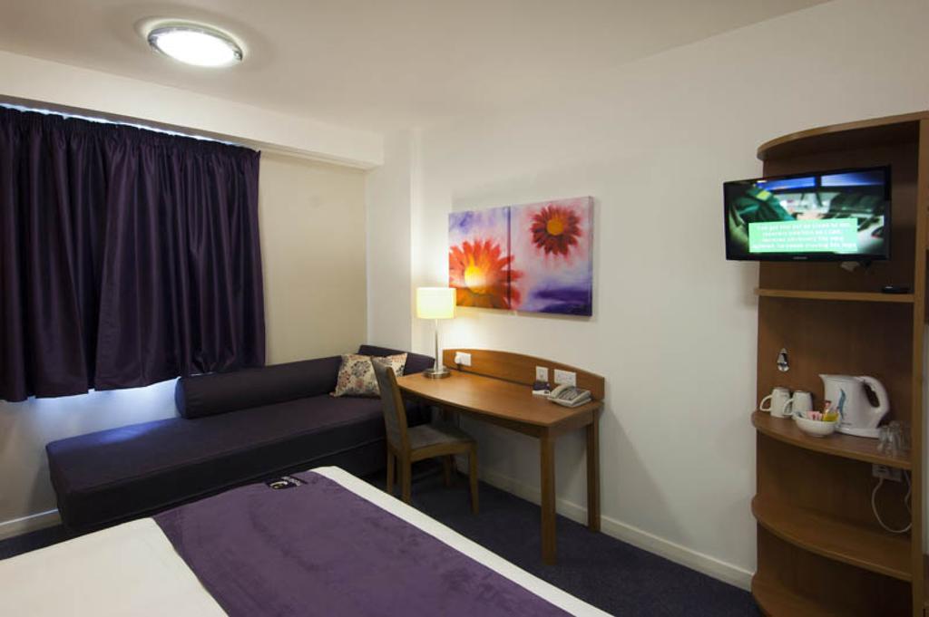 Premier Inn Newport/Telford Ньюпорт Екстер'єр фото