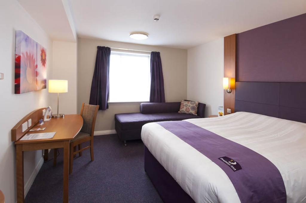 Premier Inn Newport/Telford Ньюпорт Екстер'єр фото