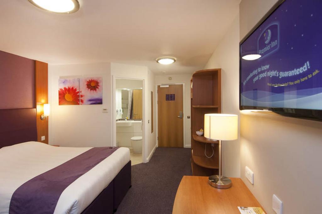 Premier Inn Newport/Telford Ньюпорт Екстер'єр фото